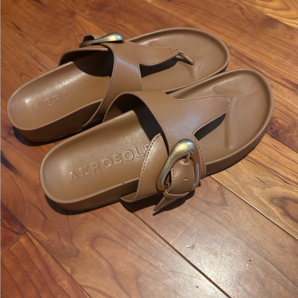 AEROSOLES Brown and Gold Sandals with Minimalist Design - Picture 3 of 7